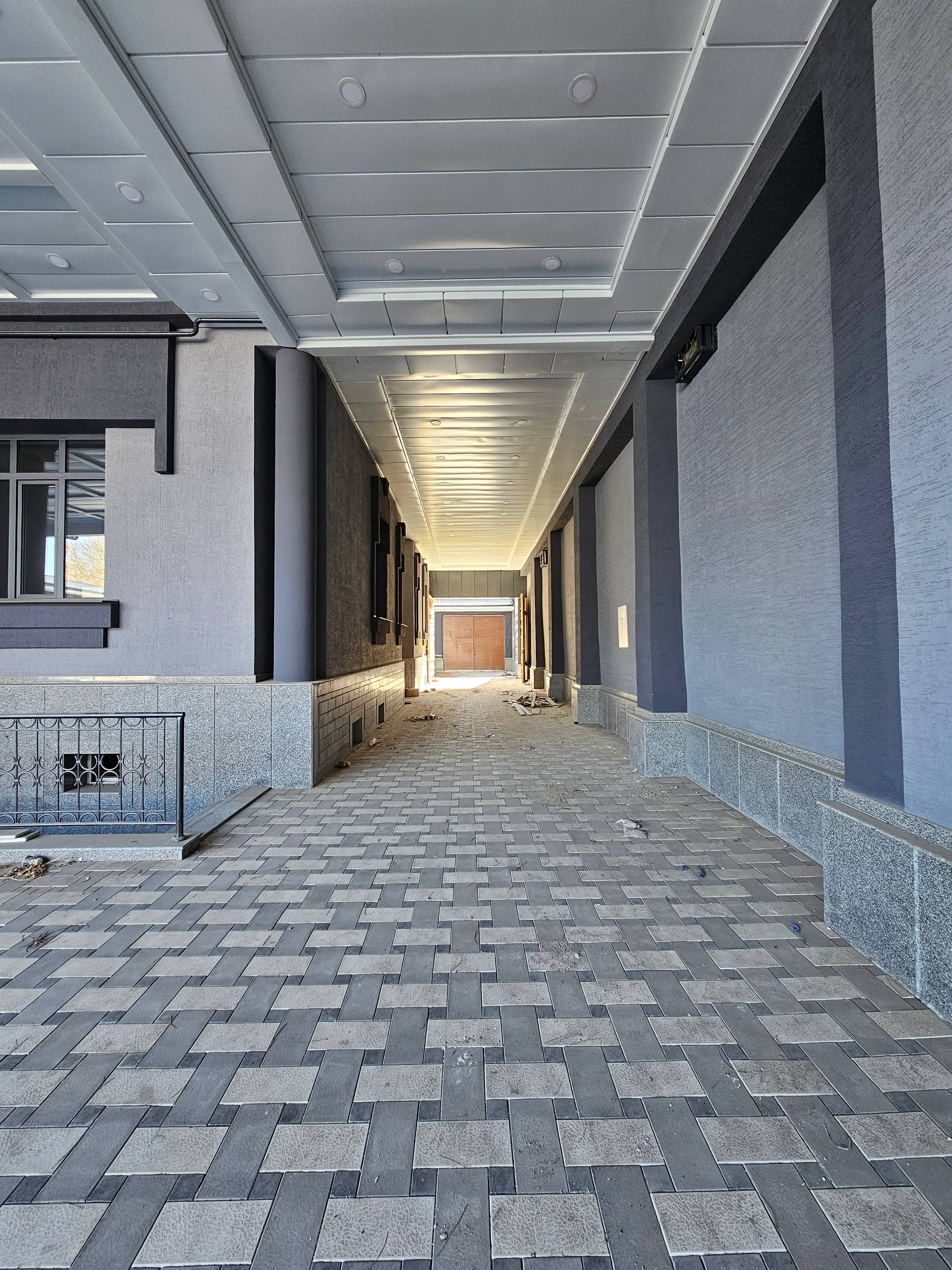 Коммерческая недвижимость в Алмазарском р-н 19 соток с застройкой 2300 м²