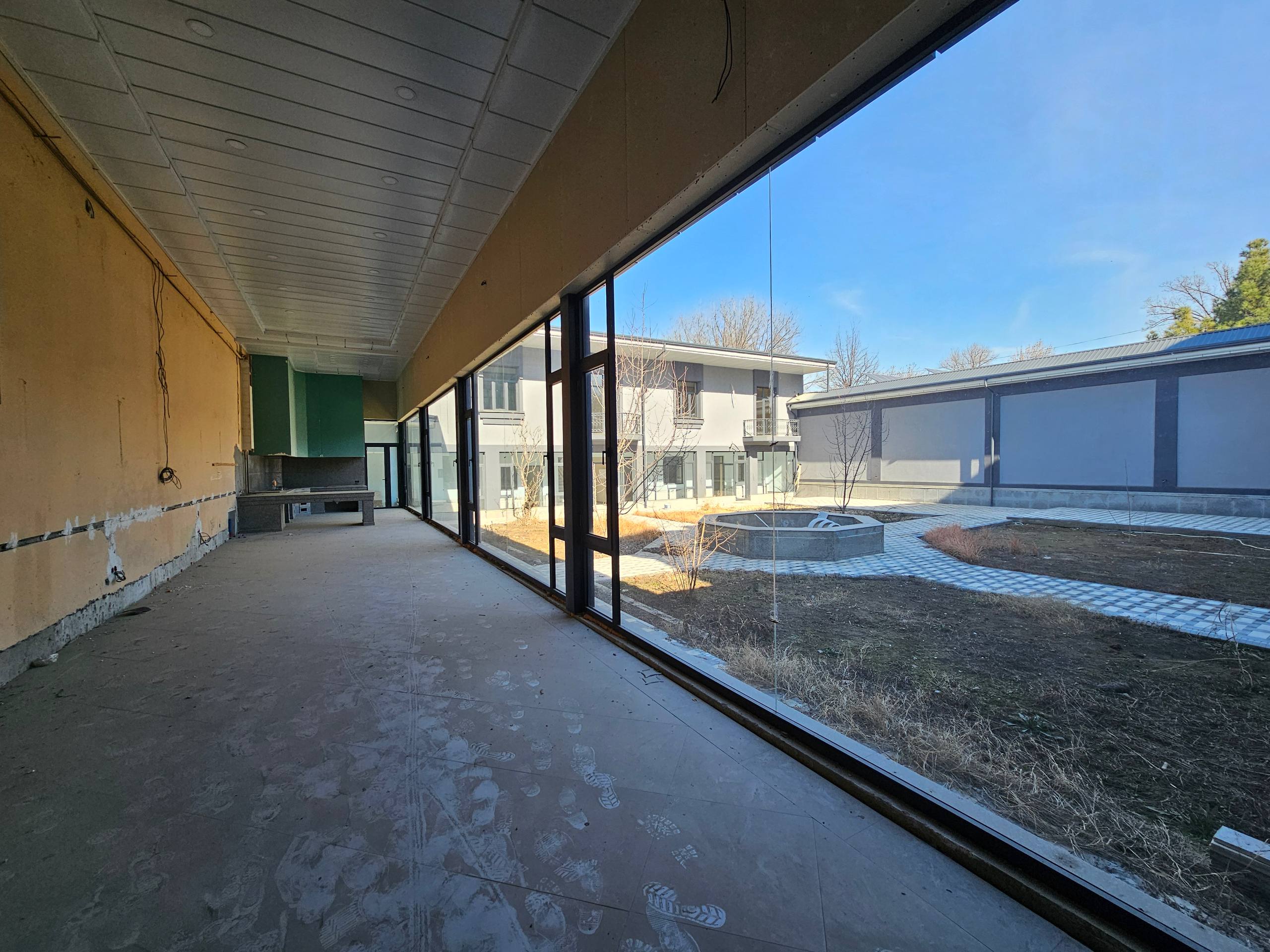 Коммерческая недвижимость в Алмазарском р-н 19 соток с застройкой 2300 м²